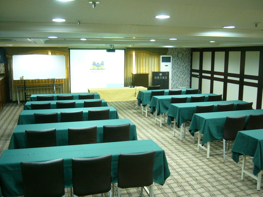 โรงแรมแคมบริด์จไทนาน ไถหนาน ภายนอก รูปภาพ